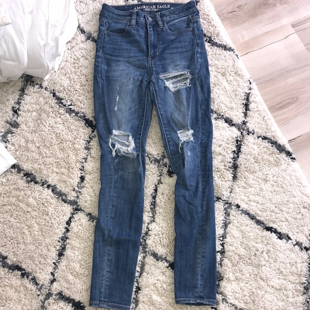 AMERICAN EAGLE JEANS